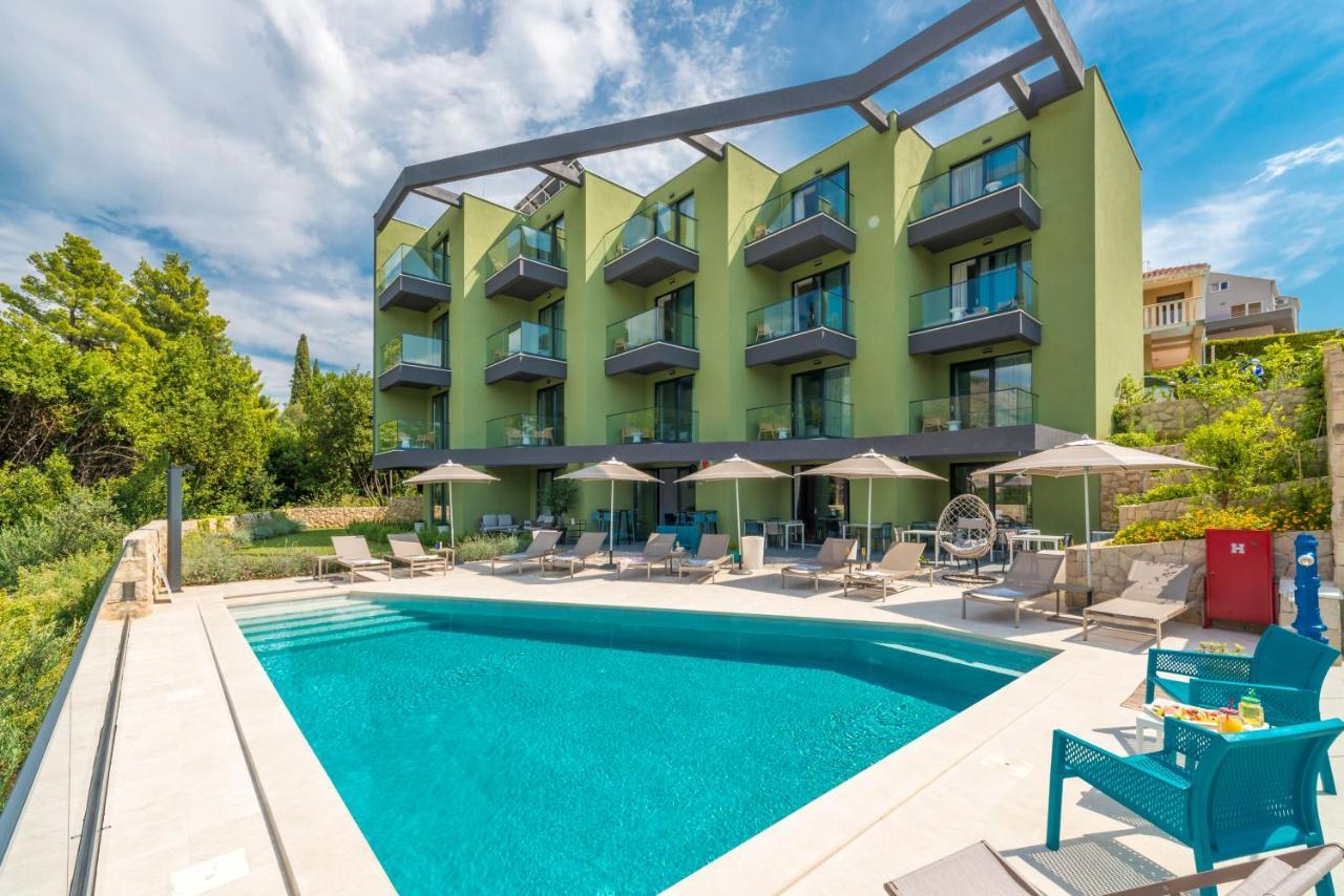 Hotel Seventh 챠브타트 외부 사진