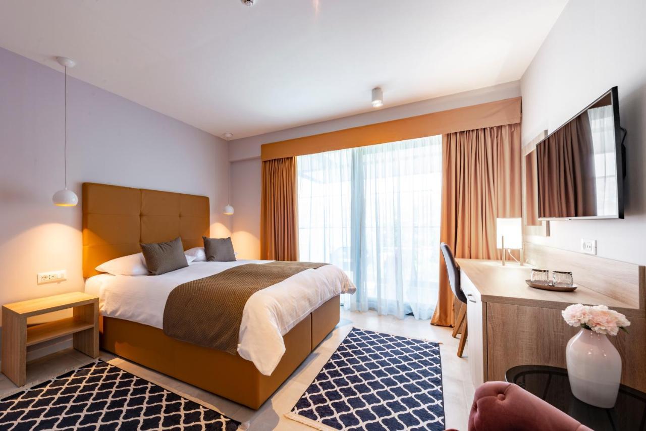 Hotel Seventh 챠브타트 외부 사진